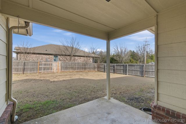 3402 Stonewall Drive, Bartlesville, OK 74006