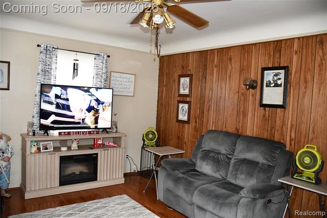 7725 Jackson Street, Taylor, MI 48180