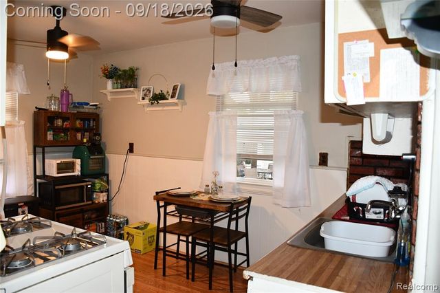 7725 Jackson Street, Taylor, MI 48180