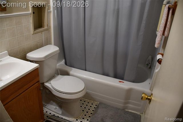7725 Jackson Street, Taylor, MI 48180