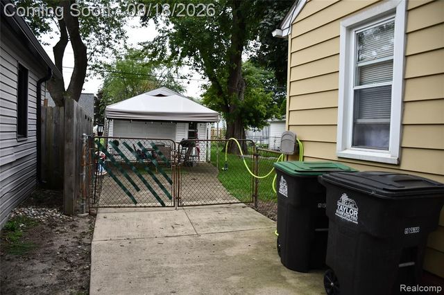 7725 Jackson Street, Taylor, MI 48180