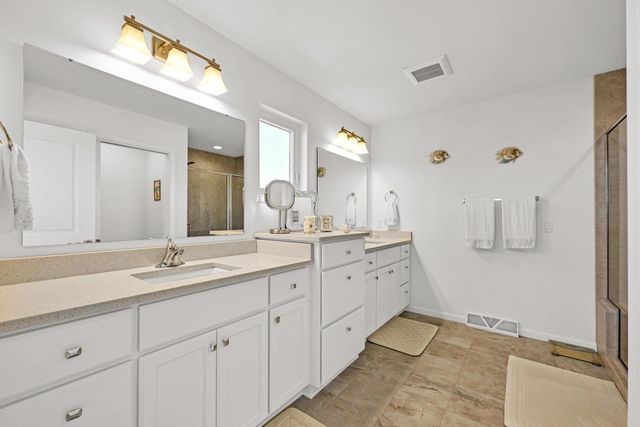 8735 S Bell Meadow COURT, Franklin, WI 53132