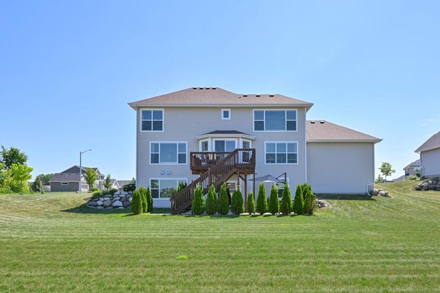 8735 S Bell Meadow COURT, Franklin, WI 53132