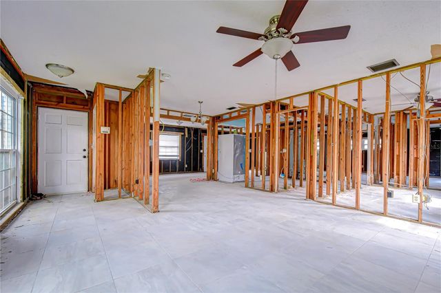 615 E DAVIS BOULEVARD, Tampa, FL 33606