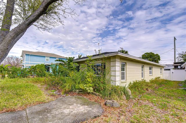 615 E DAVIS BOULEVARD, Tampa, FL 33606