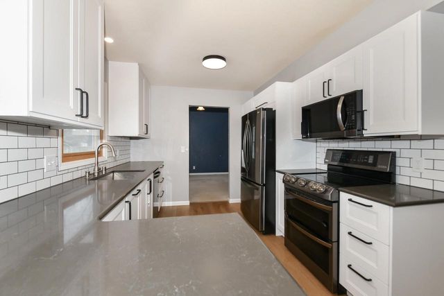 10600 S Shepard AVENUE, Oak Creek, WI 53154