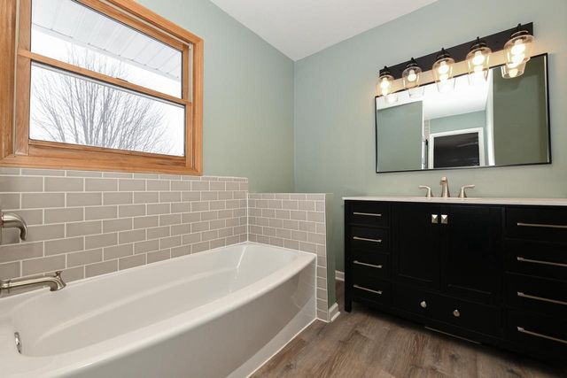 10600 S Shepard AVENUE, Oak Creek, WI 53154