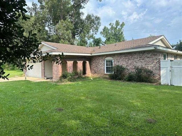 140 Whispering Pines Loop, Leesville, LA 71446