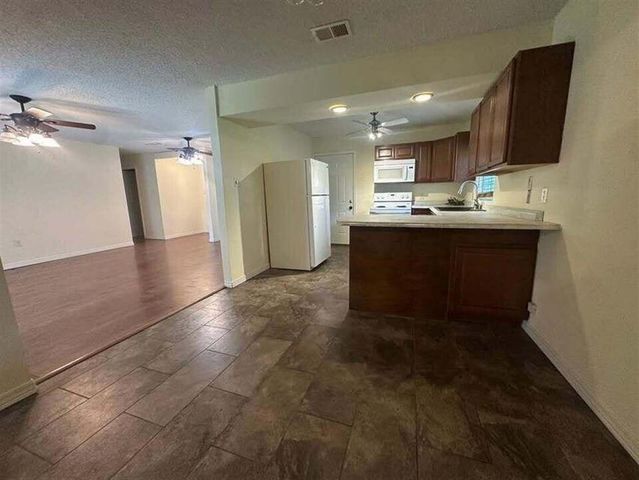 140 Whispering Pines Loop, Leesville, LA 71446