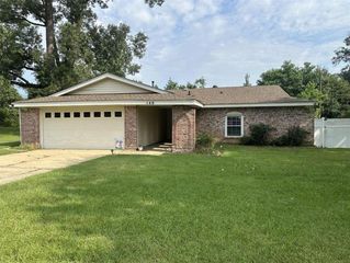 140 Whispering Pines Loop, Leesville, LA 71446