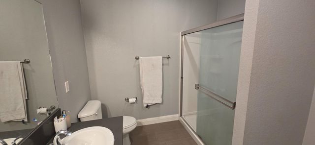 5421 College Oak Dr, Sacramento, CA 95841