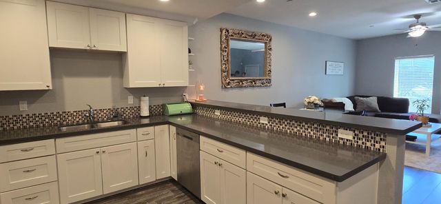 5421 College Oak Dr, Sacramento, CA 95841