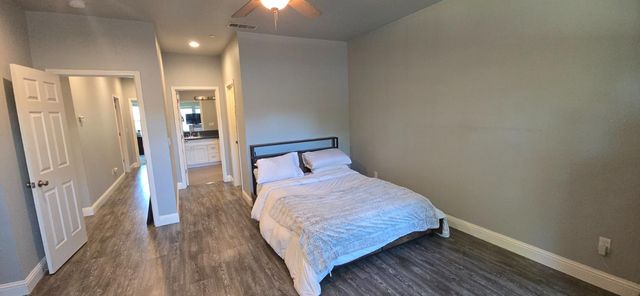 5421 College Oak Dr, Sacramento, CA 95841