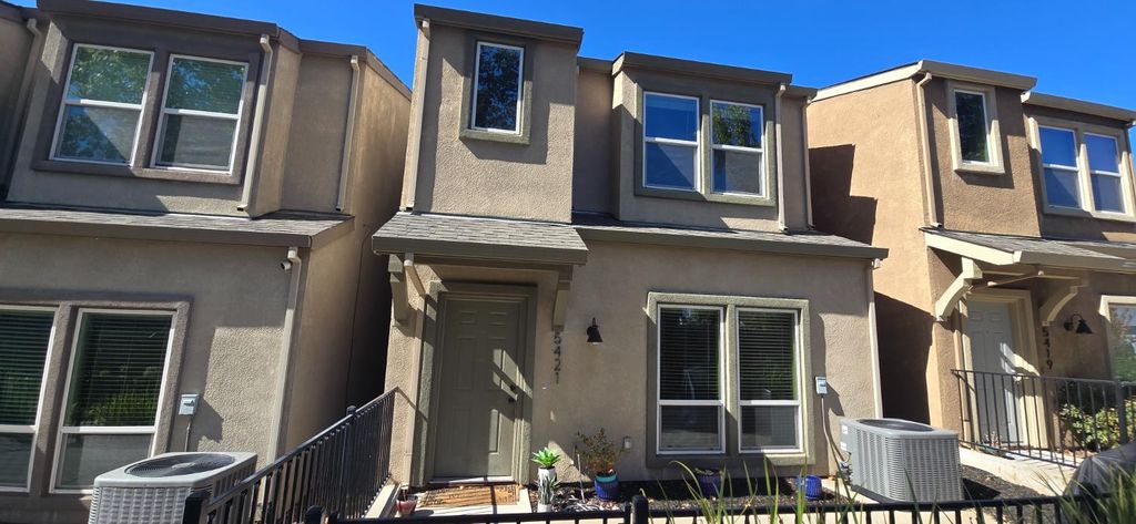 5421 College Oak Dr, Sacramento, CA 95841