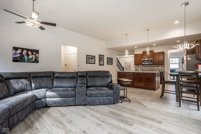 9235 Crystal River, Indianapolis, IN 46240