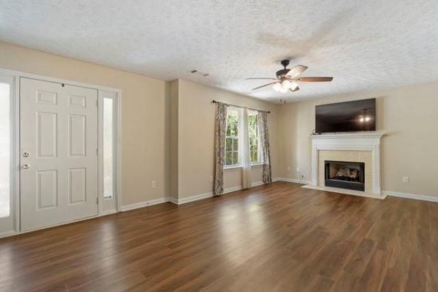 3812 Emperors Cove, Snellville, GA 30039