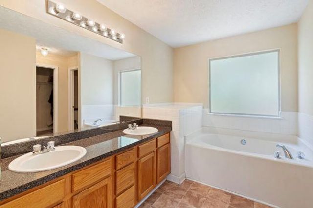 3812 Emperors Cove, Snellville, GA 30039