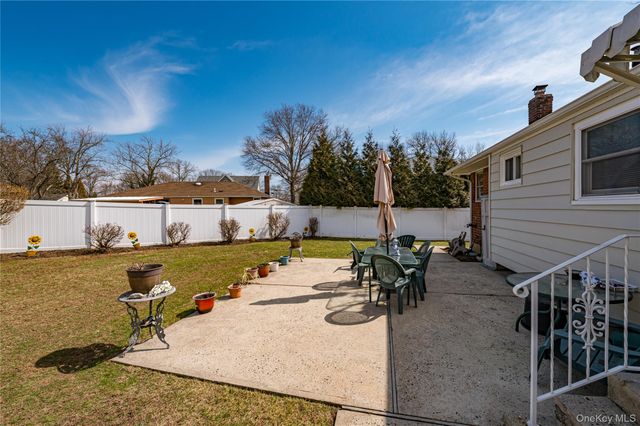 23 Olga Lane, Commack, NY 11725