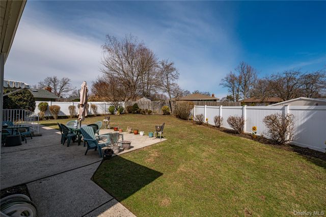 23 Olga Lane, Commack, NY 11725