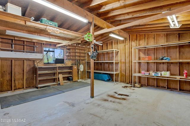 6077 E 20th Street, Tucson, AZ 85711