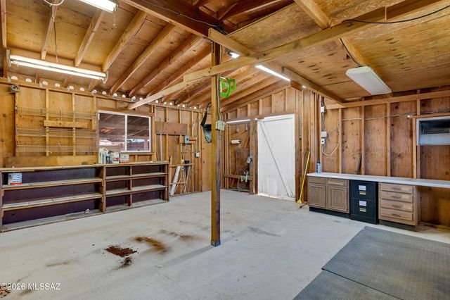 6077 E 20th Street, Tucson, AZ 85711
