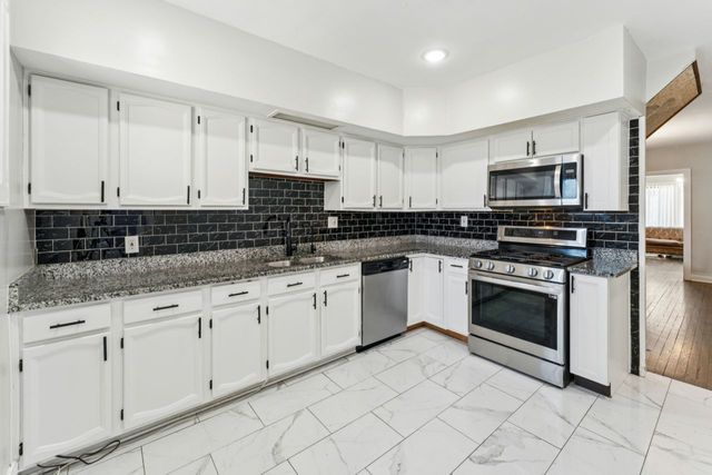 2547 Davisson Street, River Grove, IL 60171