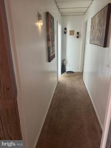 1034 WINDSOR ST, Reading, PA 19604