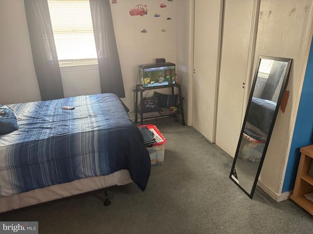 1034 WINDSOR ST, Reading, PA 19604