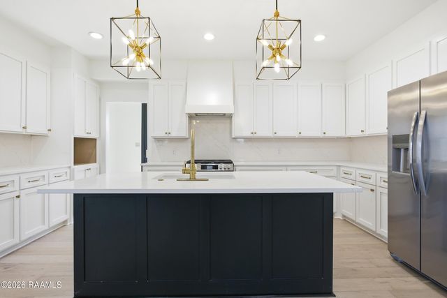 102 Burning Oaks Drive, Carencro, LA 70520