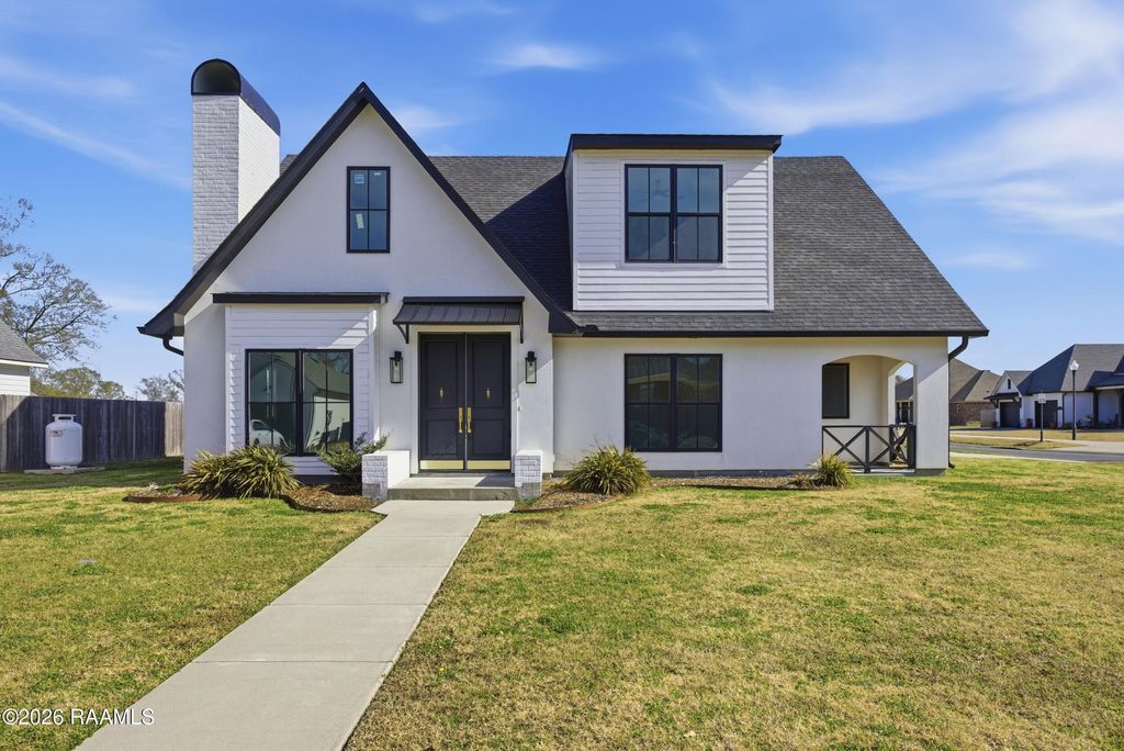 102 Burning Oaks Drive, Carencro, LA 70520