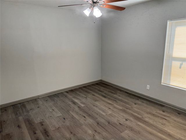 1115 Mcadams Avenue, Dallas, TX 75224