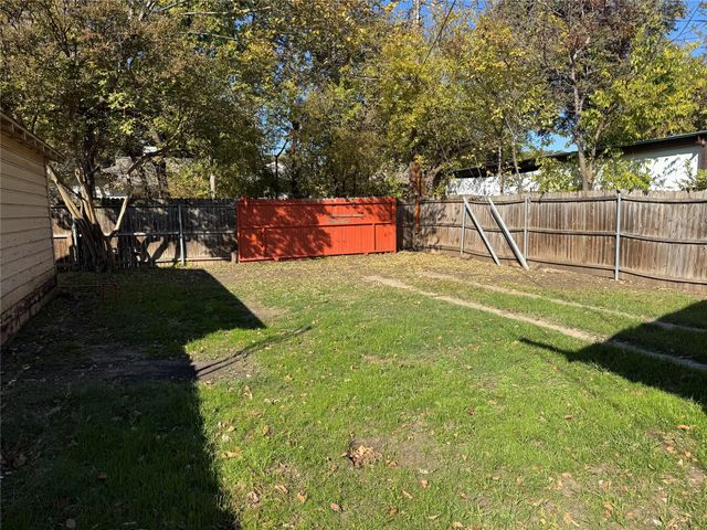 1115 Mcadams Avenue, Dallas, TX 75224