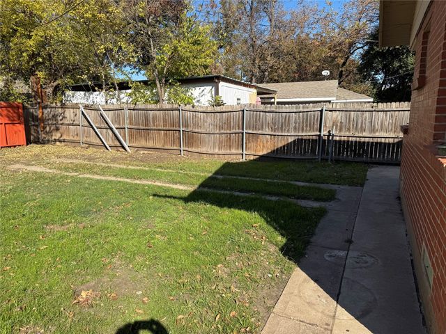 1115 Mcadams Avenue, Dallas, TX 75224