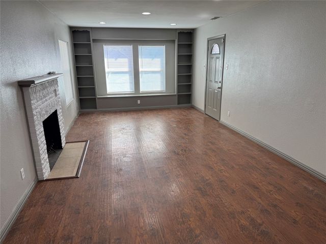 1115 Mcadams Avenue, Dallas, TX 75224