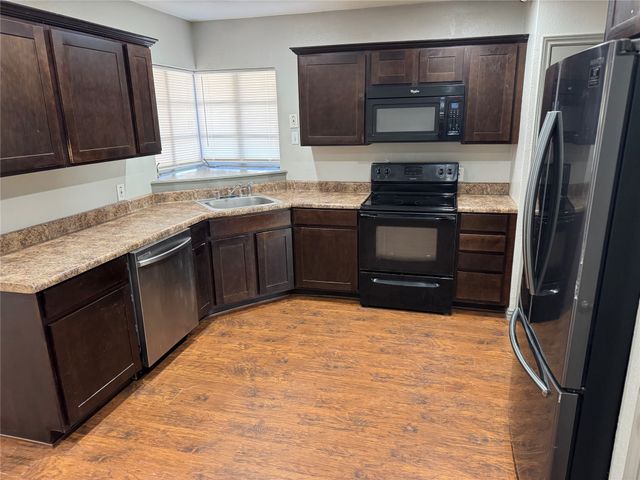 1115 Mcadams Avenue, Dallas, TX 75224