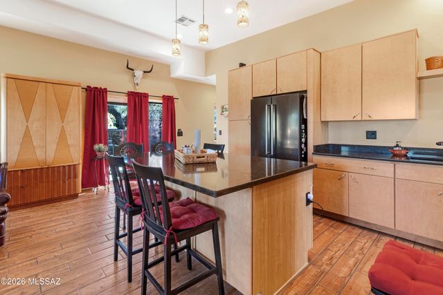 475 N Timberline Road, Oracle, AZ 85623