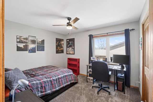 2541 Emerald Lane, Shakopee, MN 55379