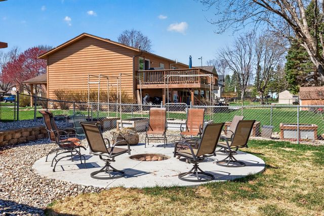 2541 Emerald Lane, Shakopee, MN 55379