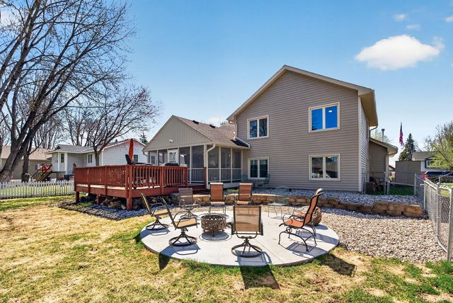 2541 Emerald Lane, Shakopee, MN 55379