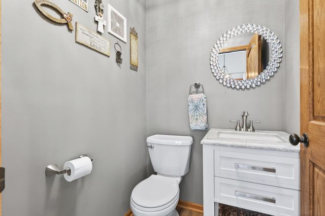 2541 Emerald Lane, Shakopee, MN 55379