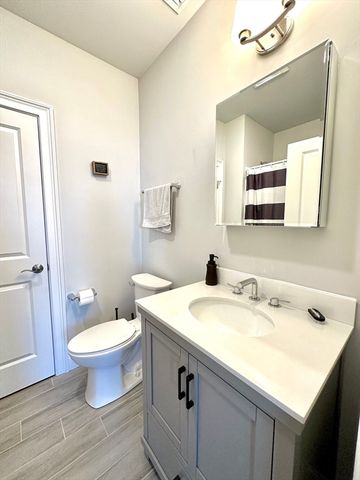 371 Main St 10, Woburn, MA 01801