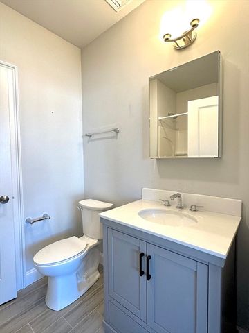 371 Main St 10, Woburn, MA 01801