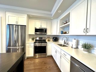 371 Main St 10, Woburn, MA 01801