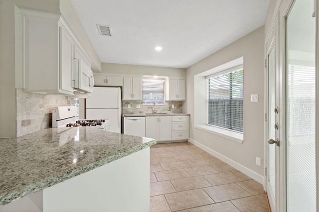 69 Fallshire Drive, The Woodlands, TX 77381