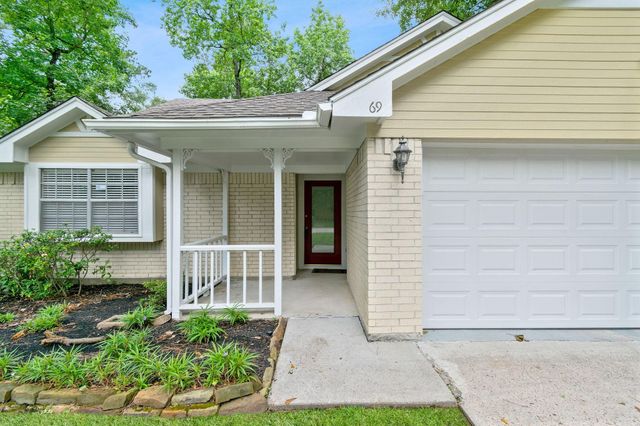 69 Fallshire Drive, The Woodlands, TX 77381