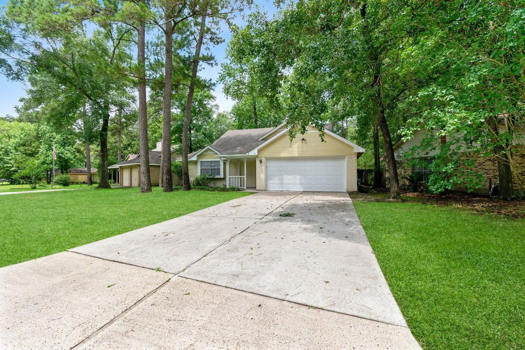 69 Fallshire Drive, The Woodlands, TX 77381