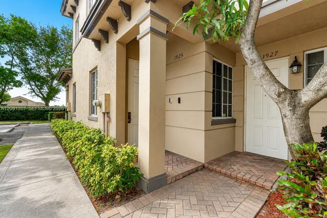 1925 Marsh Harbor Dr 204, Riviera Beach, FL 33404