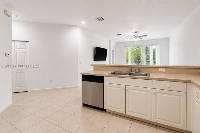1925 Marsh Harbor Dr 204, Riviera Beach, FL 33404