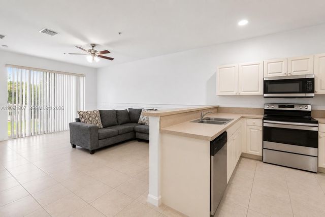 1925 Marsh Harbor Dr 204, Riviera Beach, FL 33404