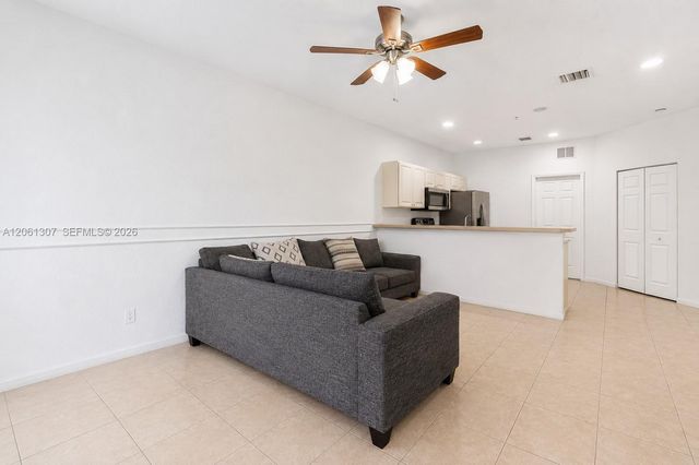 1925 Marsh Harbor Dr 204, Riviera Beach, FL 33404